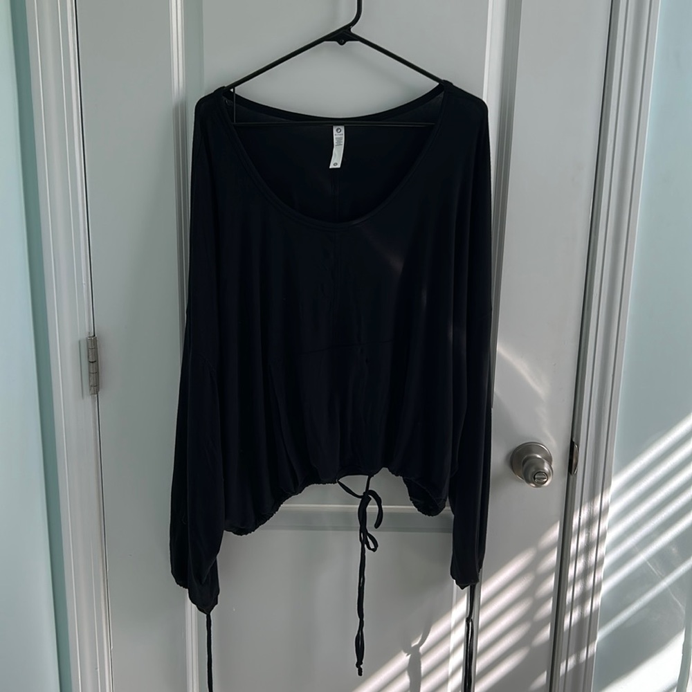 Glyder oversized adjustable waist and wrist top
